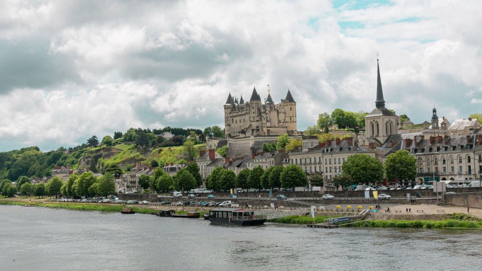 Saumur Private Walking Tour - Historical Insights on Saumurs Past