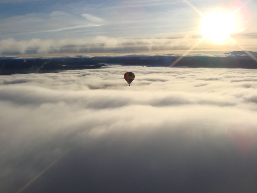 Segovia: Private Balloon Ride for 2 With Cava and Breakfast - Meeting Point