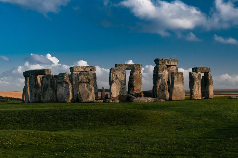 Southampton: Cruise Transfer to London via Stonehenge - Experience at Stonehenge