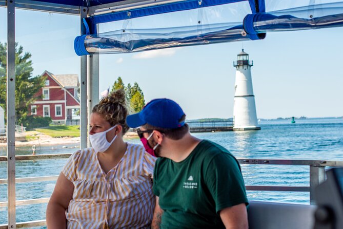 St Lawrence River - Rock Island Lighthouse on a Glass Bottom Boat Tour - Customer Service