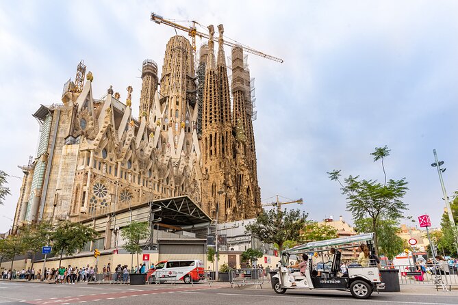 Welcome Tour to Barcelona in Private Eco Tuk Tuk - Pricing Details