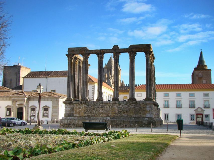 5 Days 5 Tours, Lisbon; Sintra, Fátima, Sesimbra and Évora - Sesimbra Coastal Delights