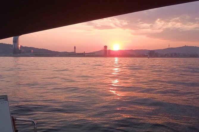 Active 2-Hour Sailing Tour in Barcelona With Open Bar & Snacks - Customer Reviews