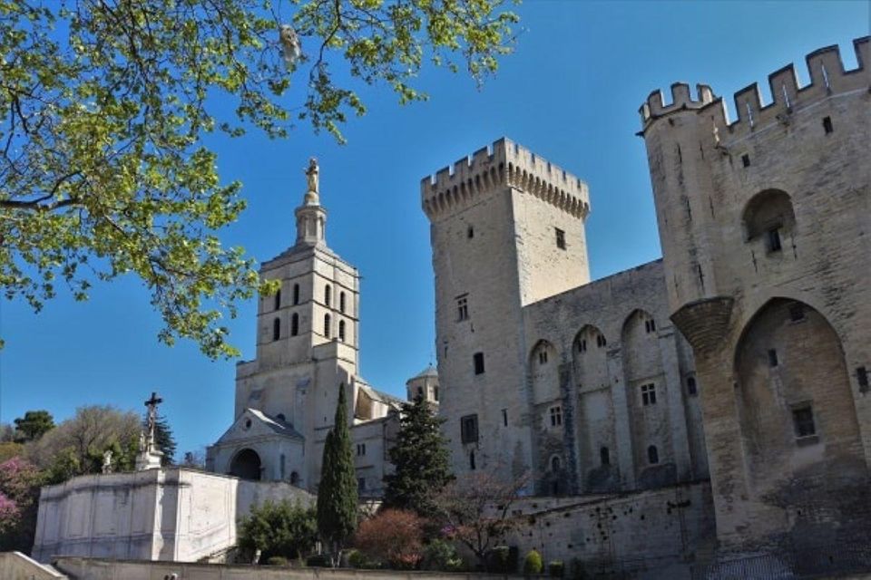 Avignon: All About Avignon Tour - What to Expect