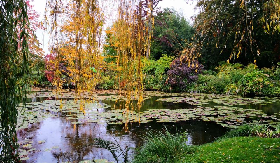 Exclusive Private Tour of Paris and Giverny Gardens - Common questions