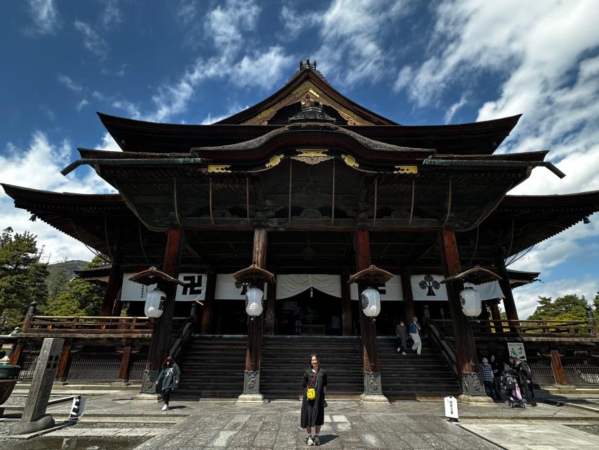 Food & Cultural Walking Tour Around Zenkoji Temple in Nagano - Photography Opportunities & Meeting Point