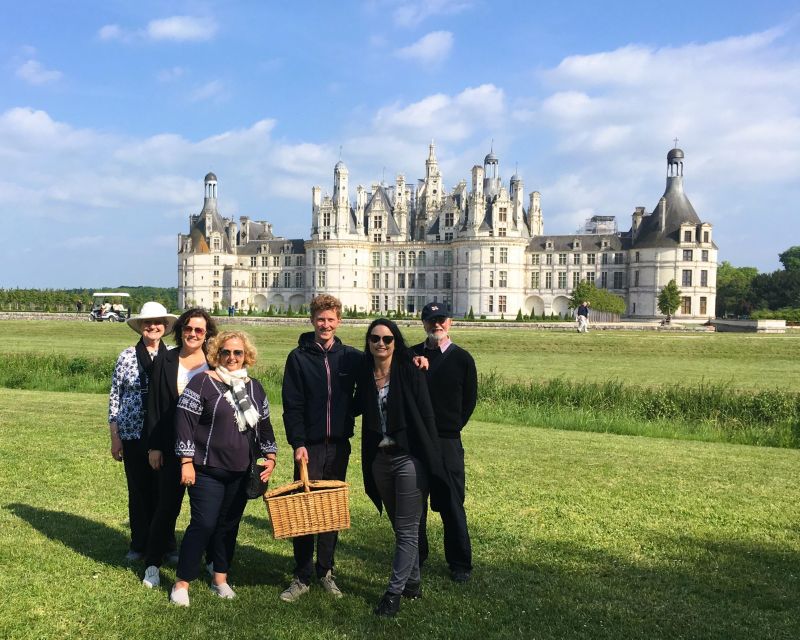 From Amboise : Full-Day Chambord & Chenonceau Chateaux - Meeting Point and Castle Transfer
