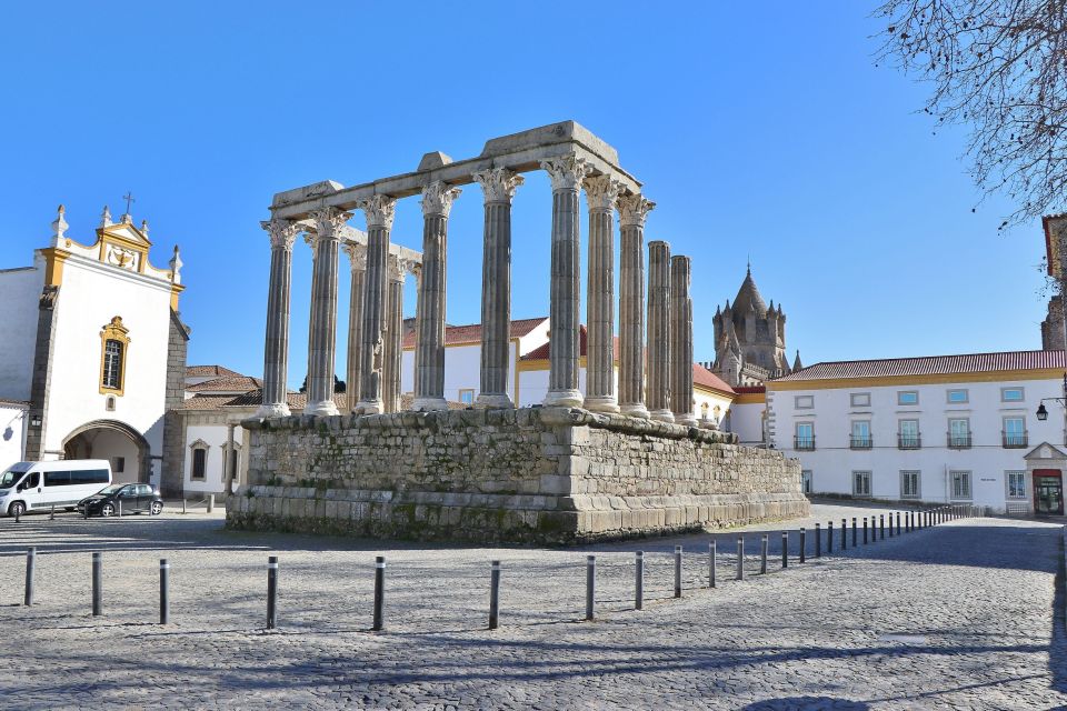 From Lisbon: Évora Private Historic Discovery Tour - Highlights of the Tour