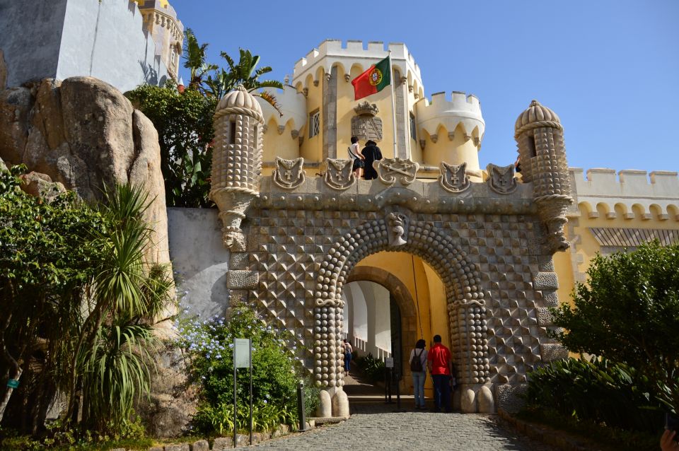 From Lisbon: Half-Day Private Sintra Cascais Tour - Tour Itinerary