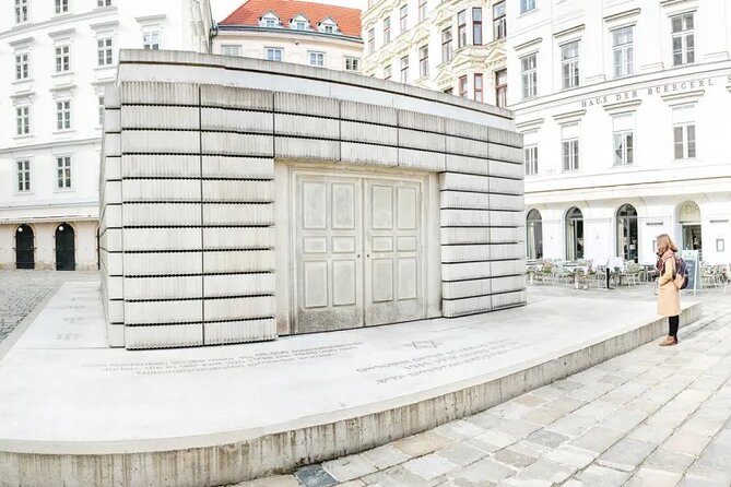 Historical Hitler Walking Tour of Vienna - Learning Experience and Guide Expertise