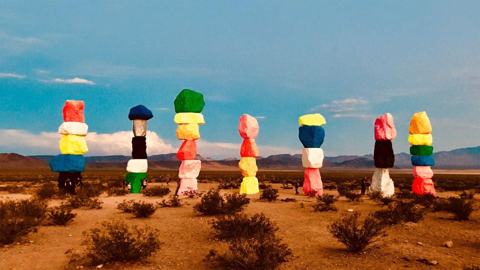 Las Vegas: Mojave, Red Rock Sign and 7 Magic Mountains Tour - Important Exclusions and Reviews