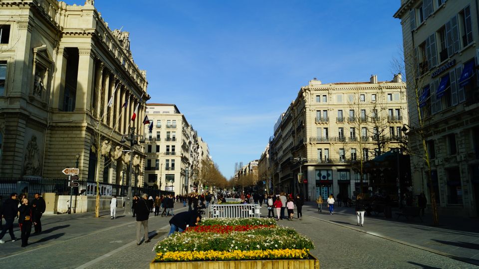 Marseille: Bookbinding Experience in the Vieux Port - Includes