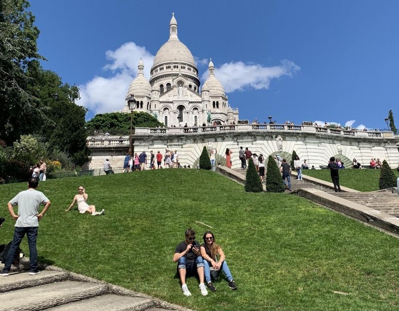Montmartre Private Tour and Entry Ticket to the Orsay Museum - Pricing and Reservation
