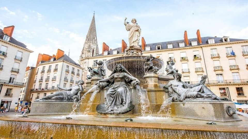 Nantes : Must-see Attractions Walking Tour - Must-Visit Stops Along the Tour