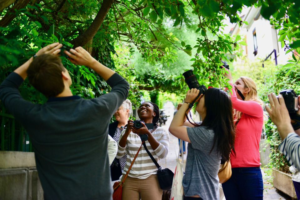 Paris: Photo Walk in Montmartre - Common questions