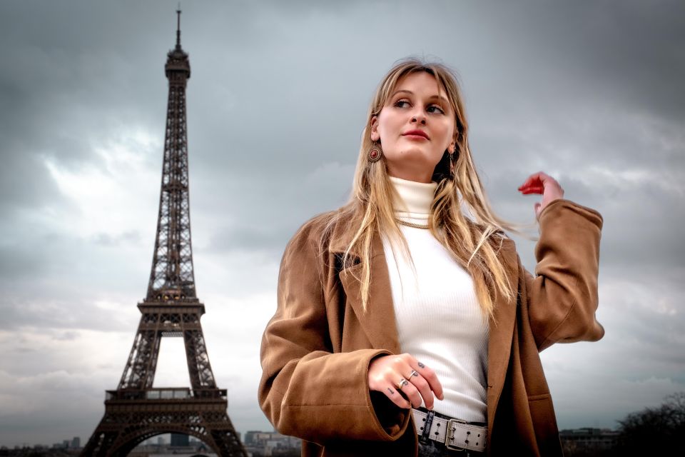 Paris: Private Photoshoot Near the Eiffel Tower - Meeting Your Photographer in Paris