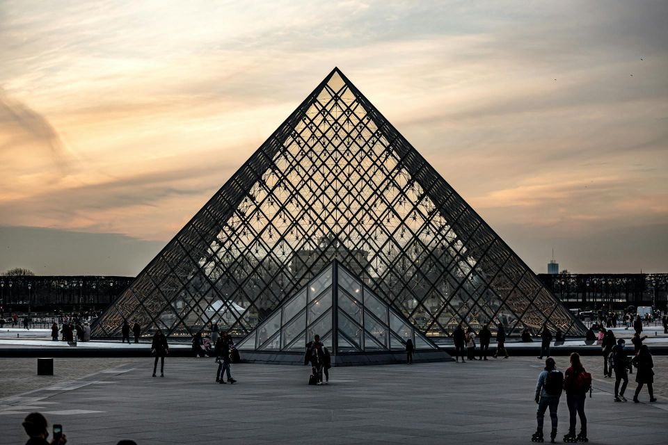 Paris : Sacré-Cœur + Louvre Pyramid Digital Audio Guides - Audio Guide Inclusions