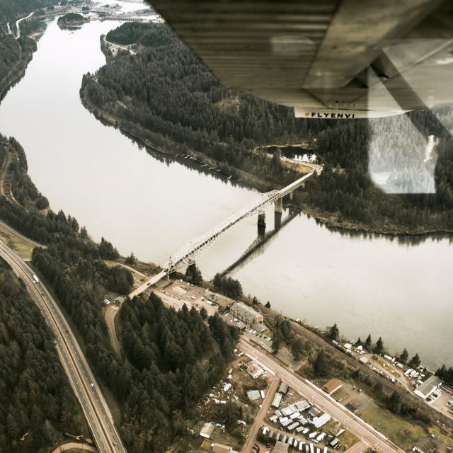 Portland: Columbia Gorge Waterfalls 40-Minute Scenic Flight - Location and Parking