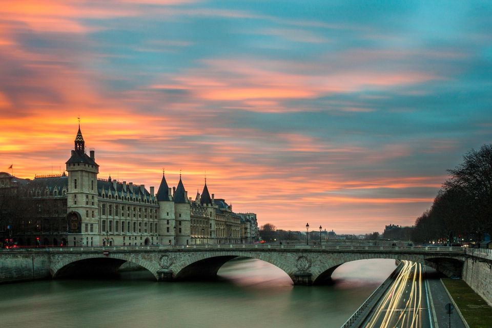 Private Sightseeing Walking Tour of Paris - Inclusions