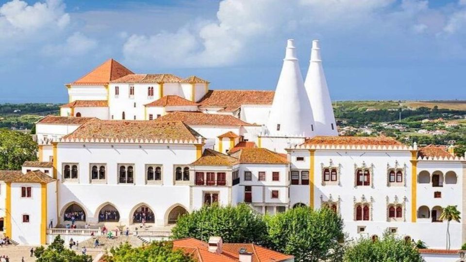 PRIVATE Tour From Lisbon: Half-Day SINTRA and Pena Palace - Common questions