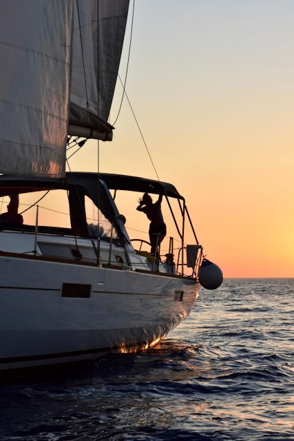 Santorini: 3-Day Oceanis 45 Yacht Charter With Crew - Important Booking Information