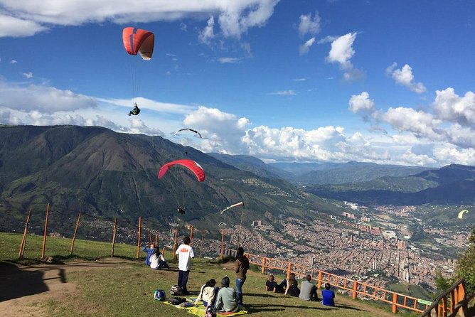 Tour Paragliding - Customer Support and Assistance