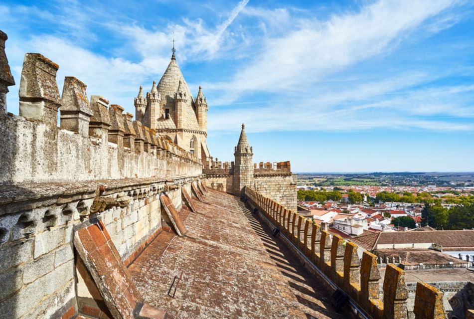 Évora Tour: Private and Customized Tour Full and Half Day - Prominent Places in Évora