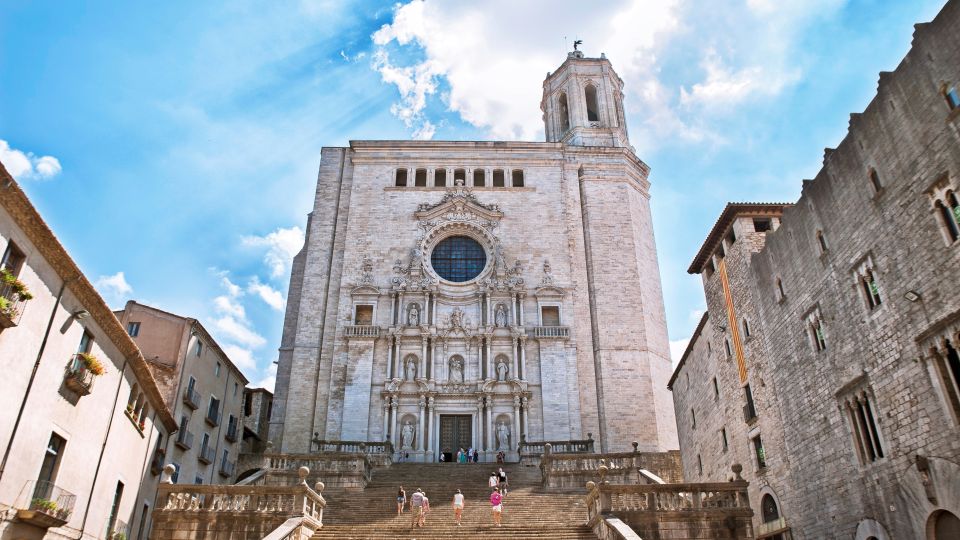 Girona and Figueres Full-Day Tour With Hotel Pick up - Itinerary Overview