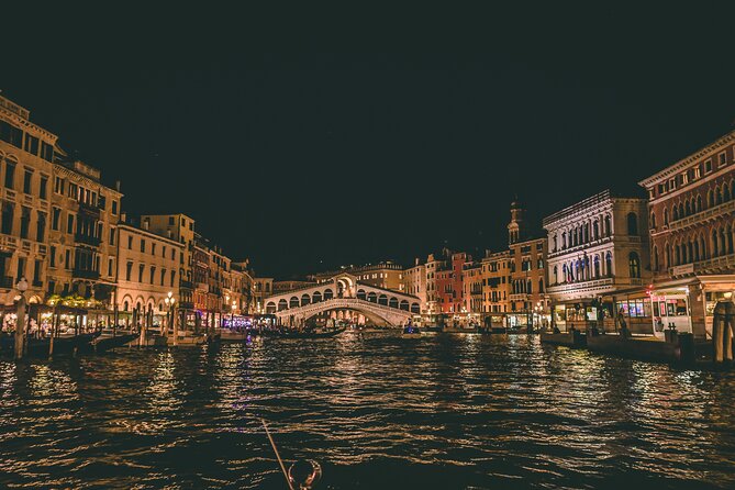 Highlights and Hidden Gems Night Tour in Venice - Traveler Directions