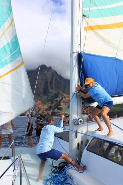 Kauai: Napali Coast Sunset Sail With Dinner - Sustainable Tourism Commitment