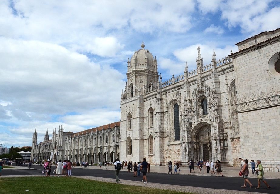 Lisboa: Old Town, New Town & Belem Full Day Tour - Booking Information