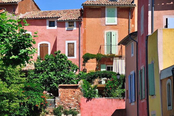 Luberon Villages Half-Day Tour From Aix-En-Provence - Guide Performance and Customer Satisfaction