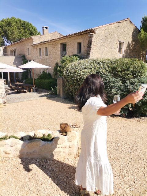 Luberon Wine and Charm: Explore the Flavors of the South - Exploring Artistic Atmosphere