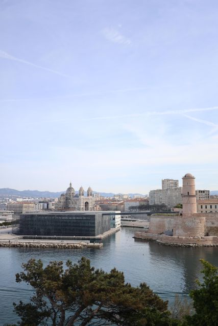 Marseille: Run in Marseille on Our "Never the First" Tour - Meet Your Live Tour Guide