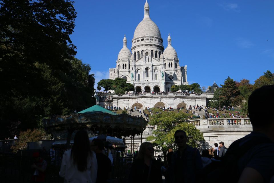 Monmarte Walking Tour & French Perfumery Experience - Getting Around Paris Metro