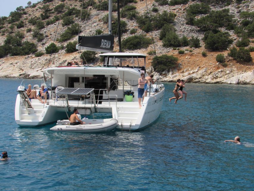 Naxos: Luxury Catamaran Day Trip With Lunch and Drinks - Customer Reviews and Ratings
