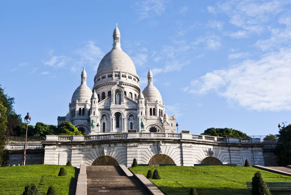 Paris: Montmartre and Sacré-Coeur Walking Tour - Insider Tips for Food and Shopping