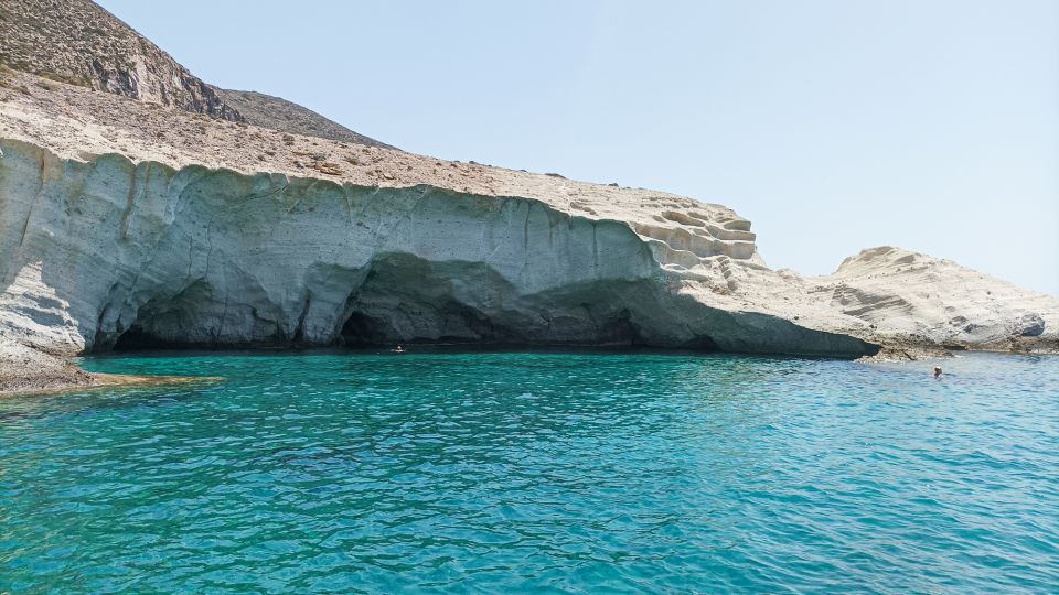 Paros: Private Luxury Boat Day Trip With Snacks and Drinks - Inclusions and Suitability