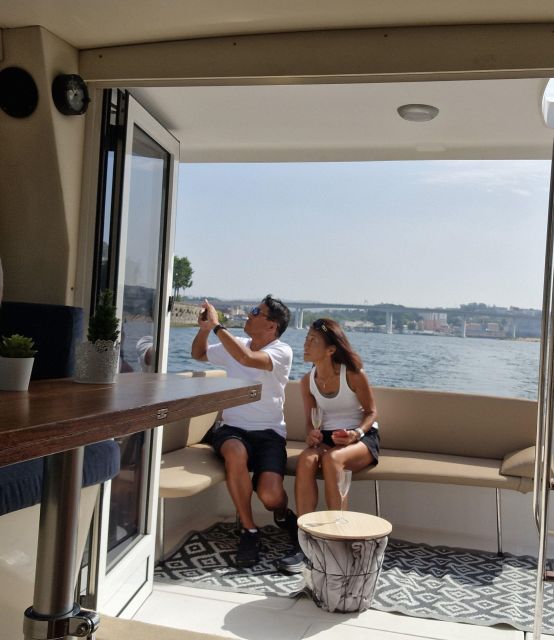Porto: Sunset Boat Trip With Welcome Drink - Itinerary and Accessibility