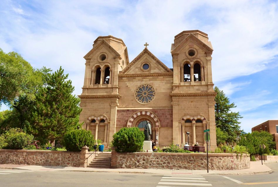 Santa Fe's Romantic Whispers: A Love-Filled Journey - Common questions