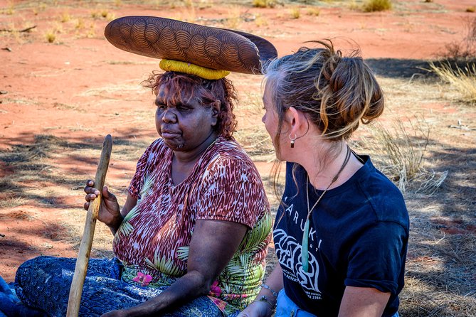 Uluru Aboriginal Art and Culture - Ancient Rock Art and Carvings