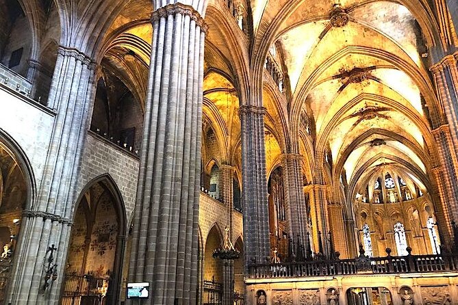 Barcelona in a Day Tour: Sagrada Familia, Park Guell & Old Town - Inclusions Provided