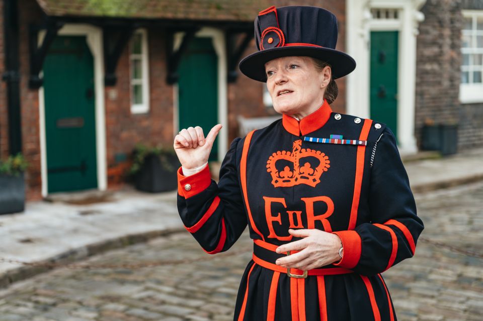 London: Tower of London Early Access Tour With Beefeater - Directions
