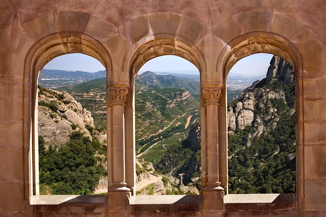 Montserrat Private Guided Tour With Pick up - Customer Reviews and Feedback
