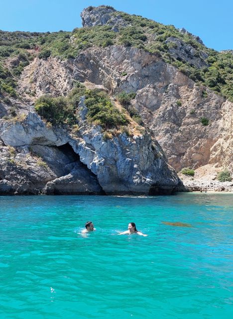 Sesimbra: Private Boat Tour-Wild Beaches, Secret Bays, Caves - Meeting Point and Directions