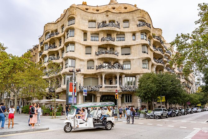 Welcome Tour to Barcelona in Private Eco Tuk Tuk - Guide Insights
