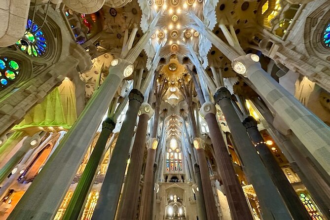 Barcelona in a Day Tour: Sagrada Familia, Park Guell & Old Town - Additional Tour Information