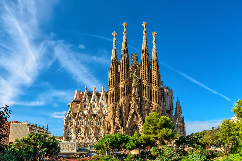 Barcelona: Sagrada Familia & Park Güell Guided Tour & Ticket - Highlights