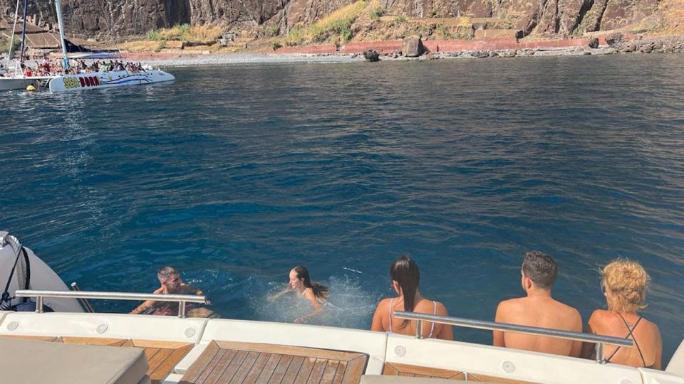 Calheta: Private Charter – Aestus Luxury Boat - Meeting Point and Directions