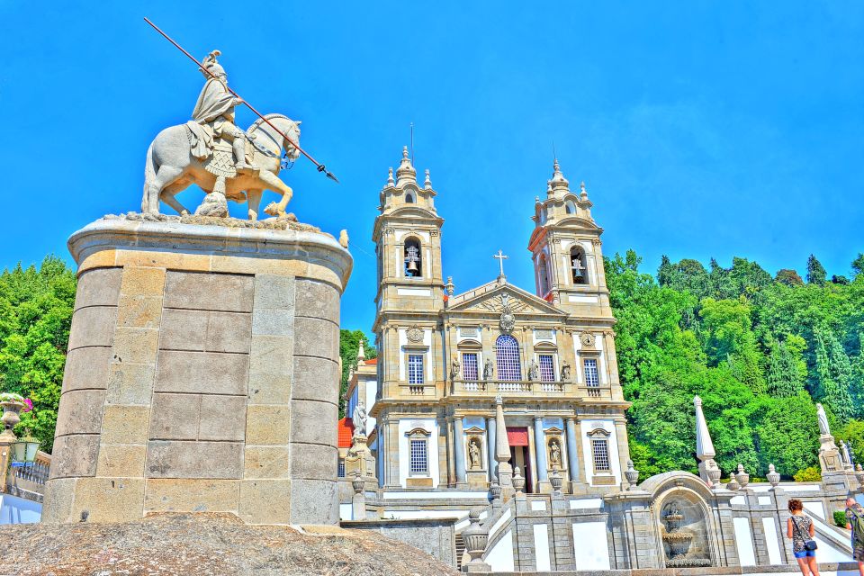 Guimarães: Guided Day Tour With Lunch and Drinks - Directions